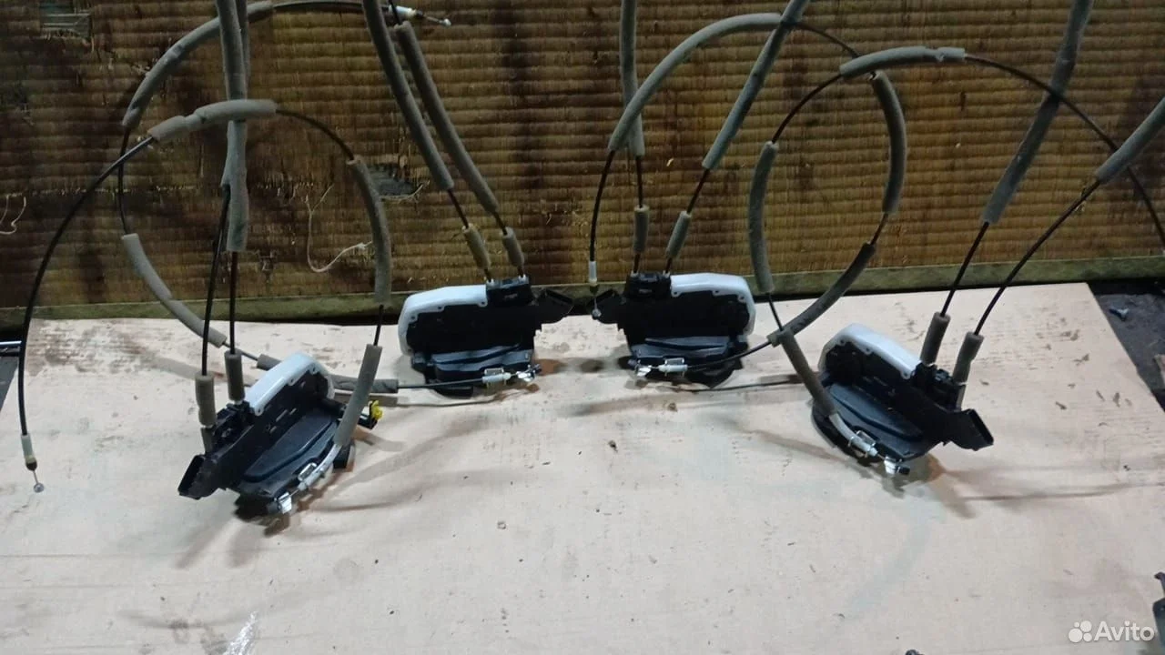 Замок двери инфинити qx56 qx80 z62