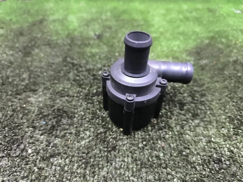 Дополнительная водяная помпа Audi A7 2012 06D121601 4G CGW