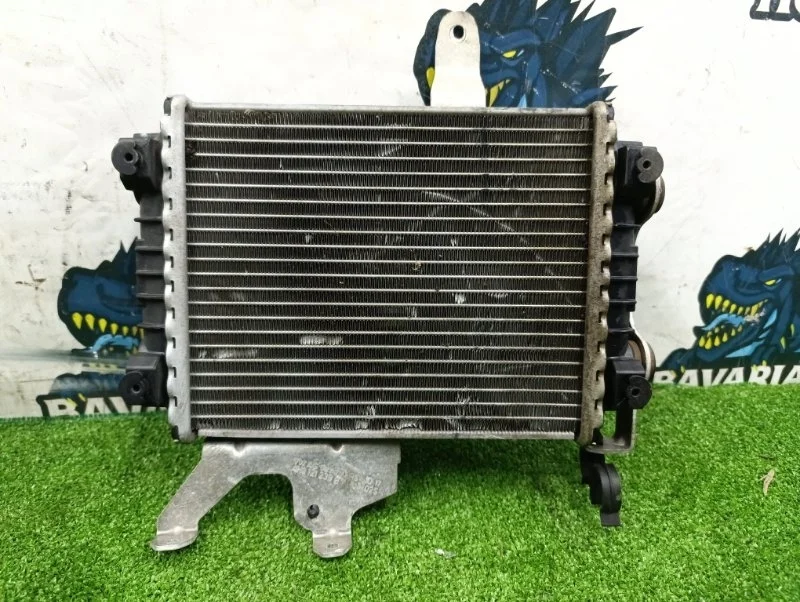 Дополнительный радиатор Audi A8 2017 8K0121212B D4 CTG