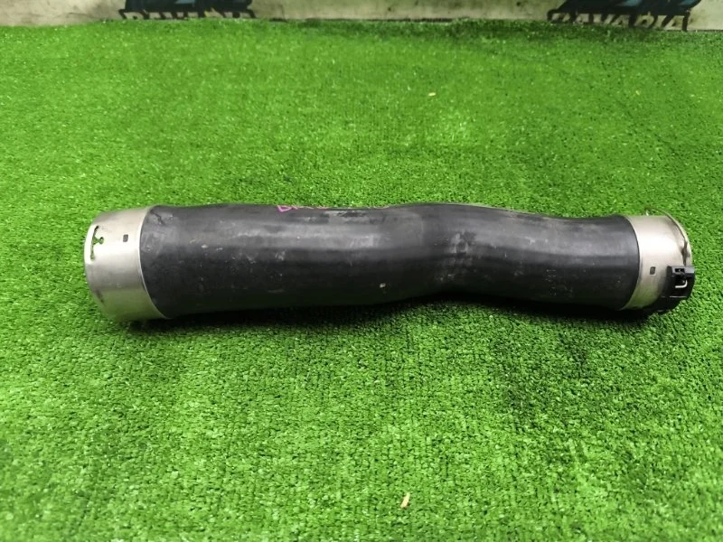 Патрубок интеркулера BMW 5 2016 11617810614 F10 N47D20C