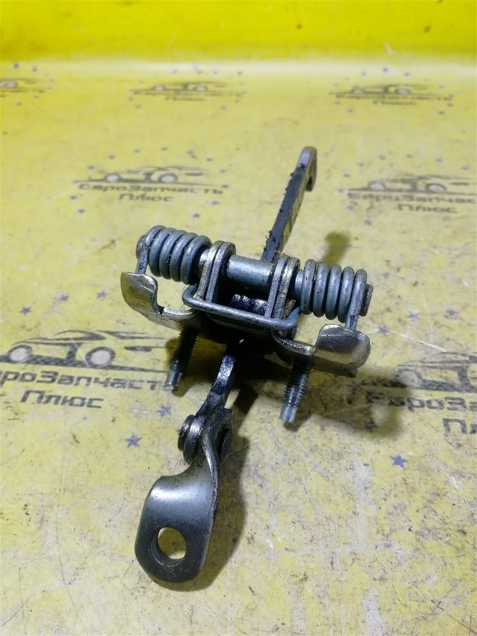 Ограничитель двери Renault Duster 804305879R HS