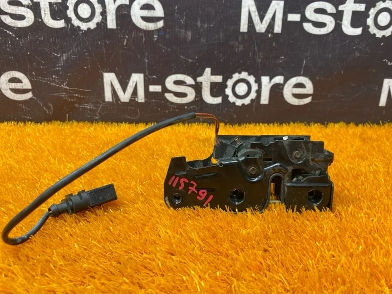 Замок капота Audi Q7 2008 4L0823509 4LB BAR