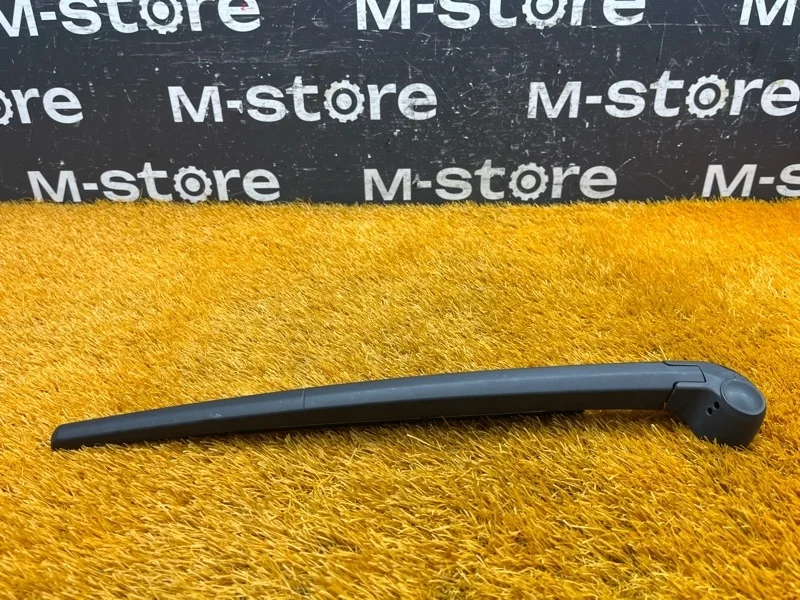 Поводок стеклоочистителя Audi A3 2010 8E9955407C 8P CAXC, задний