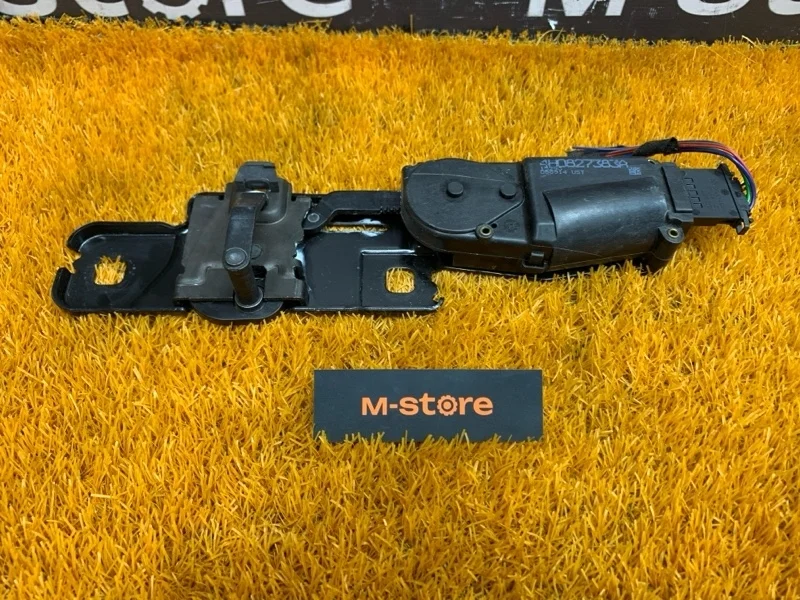 Доводчик крышки багажника Audi A7 2013 4H0827383A 4G CGW