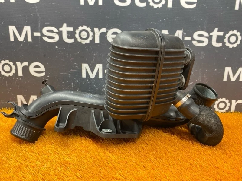 Резонатор воздушного фильтра Audi A5 2010 8K0145673AJ 8T CDN