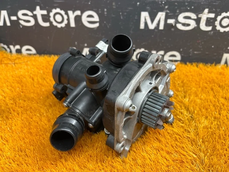 Помпа Audi A4 2015 06L121111P B9/8W CYR