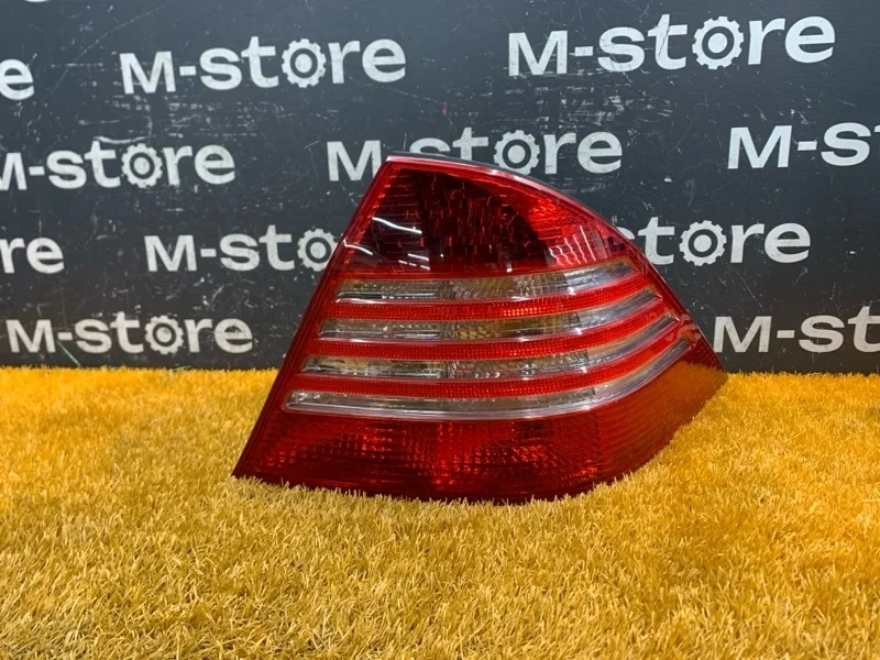 Фонарь задний Mercedes-Benz S-Class 2003 A2208200864 W220 112.972, правый