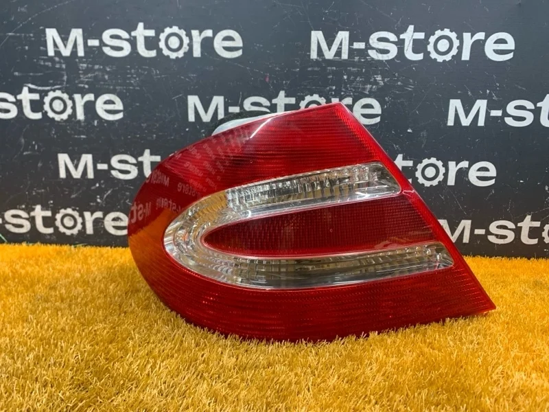 Фонарь задний Mercedes-Benz CLK-Class 2004 A2098200164 C209 112.955, левый