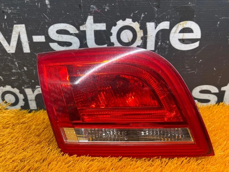 Фонарь крышки багажника Audi A3 2010 8P4945093D 8P CAXC, левый