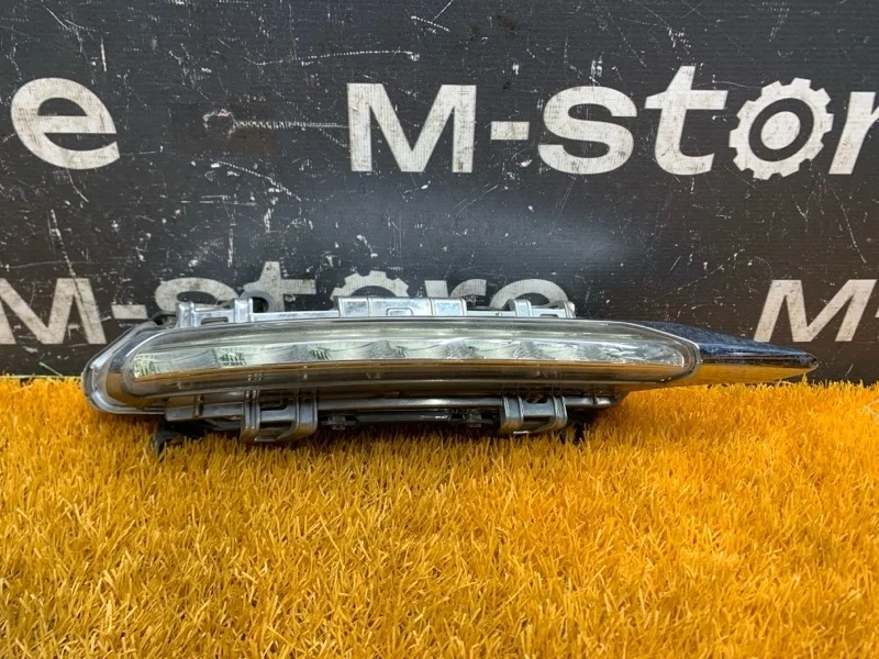 Дневной ходовой огонь (ДХО) Mercedes-Benz C-Class 2010 A2218201856 W204 271.860, передний правый