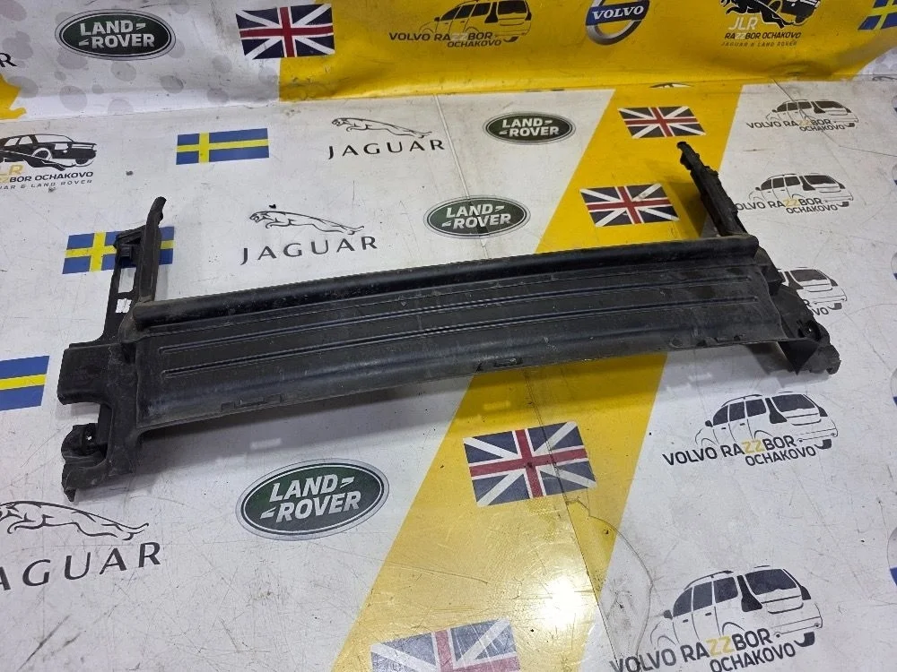 Дефлектор радиатора нижний Volvo V40 CC 2012-2016 V40 II (2012—2016)