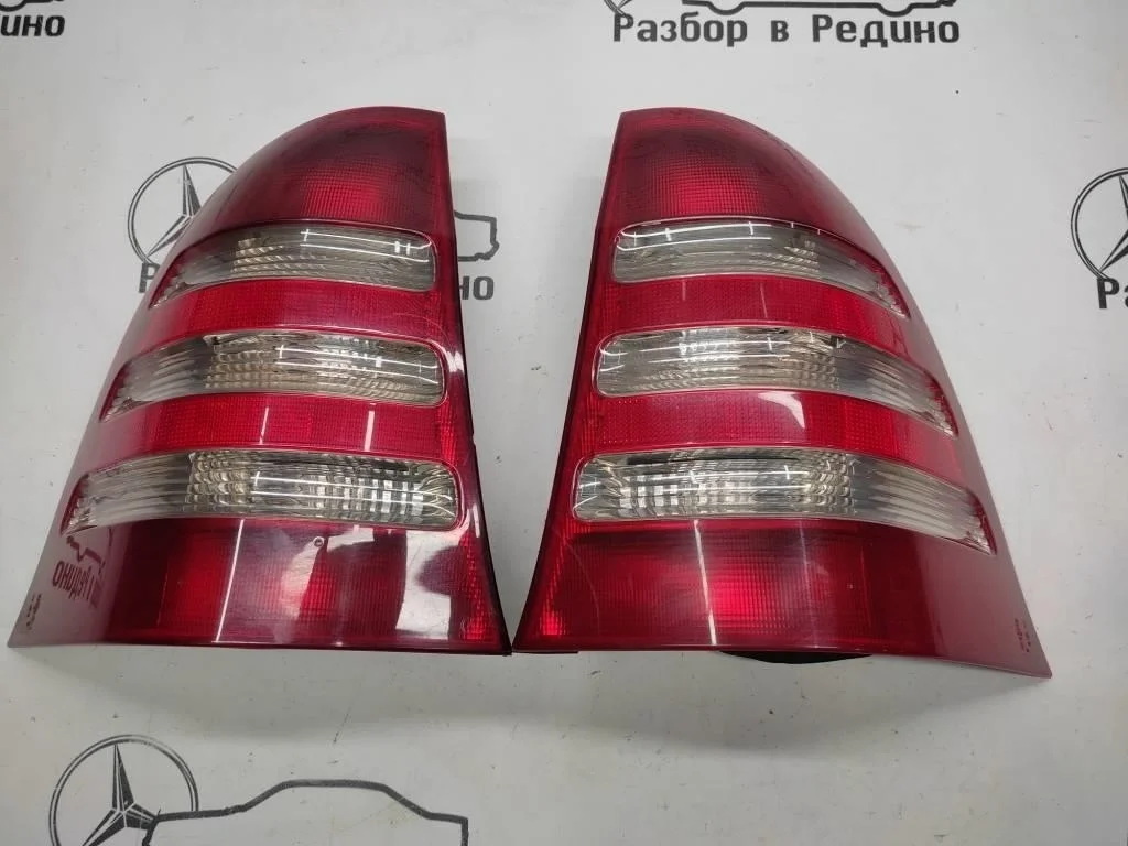 Фонарь задний левый Mercedes-Benz
