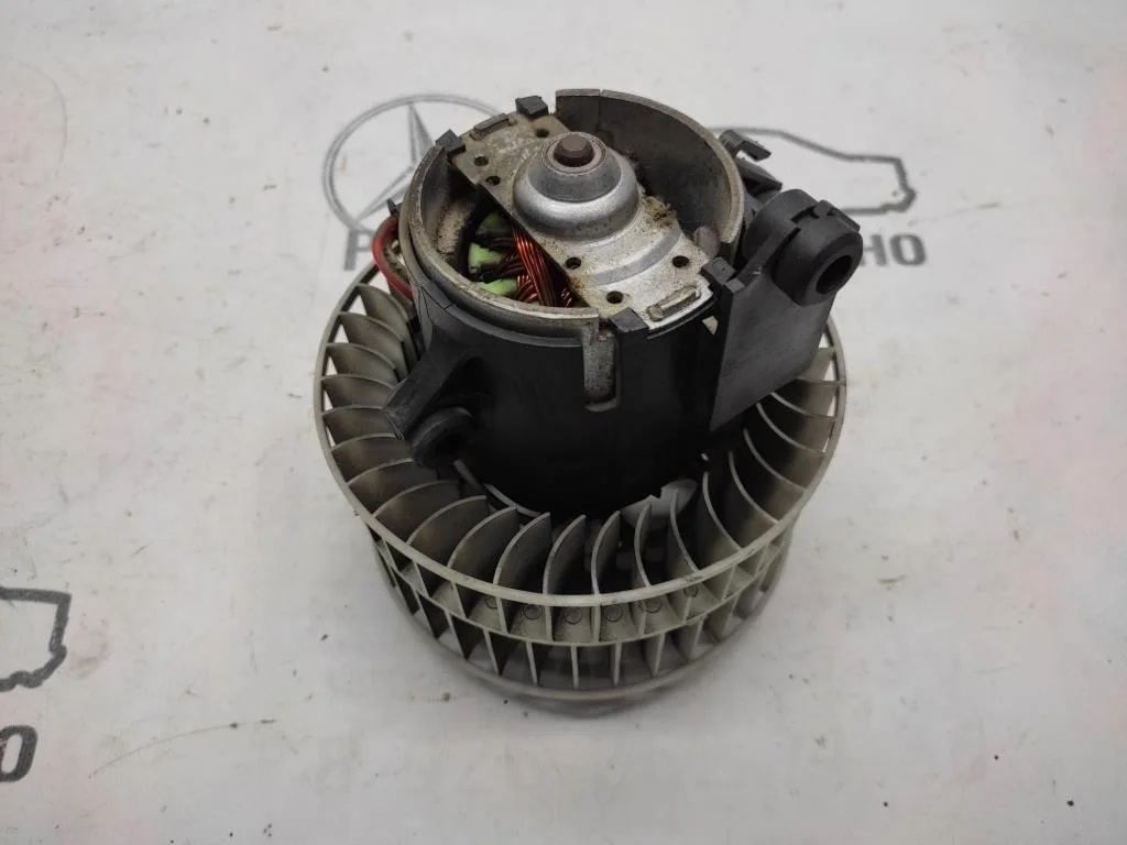 Моторчик отопителя Mercedes-Benz