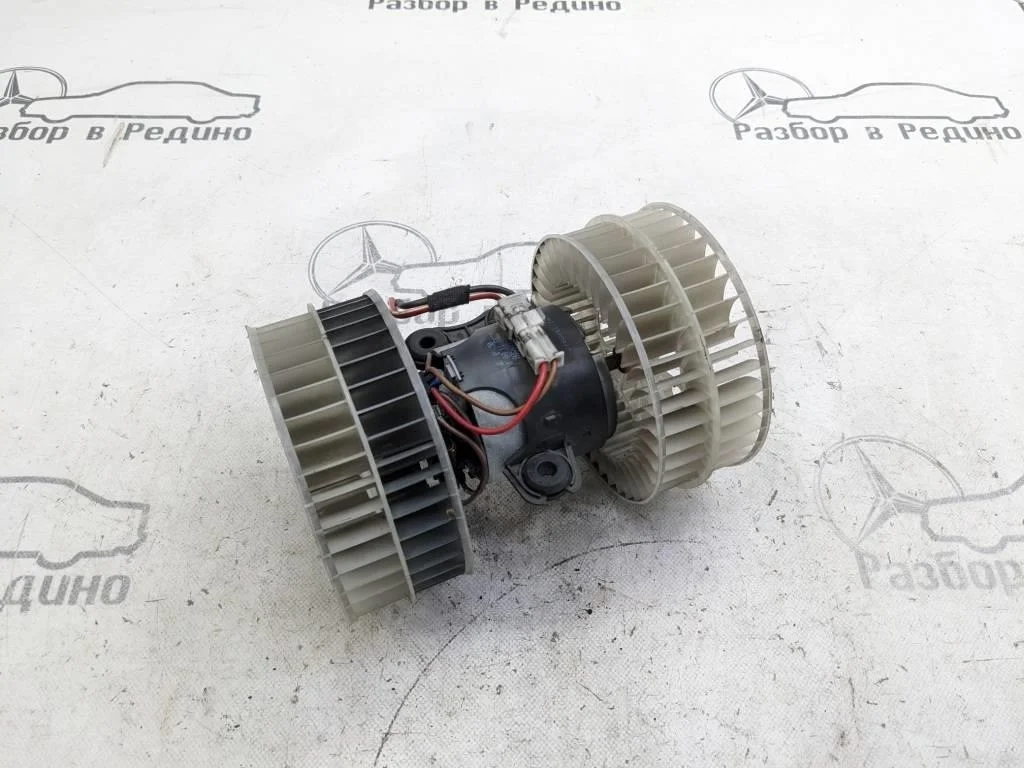 Моторчик отопителя Mercedes-Benz