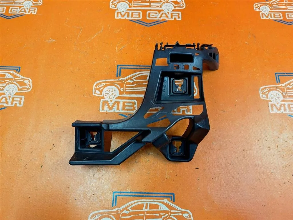 Кронштейн крепления бампера Mercedes-Benz