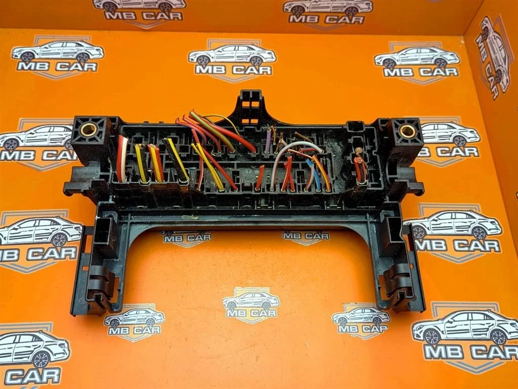 Блок предохранителей Mercedes-Benz