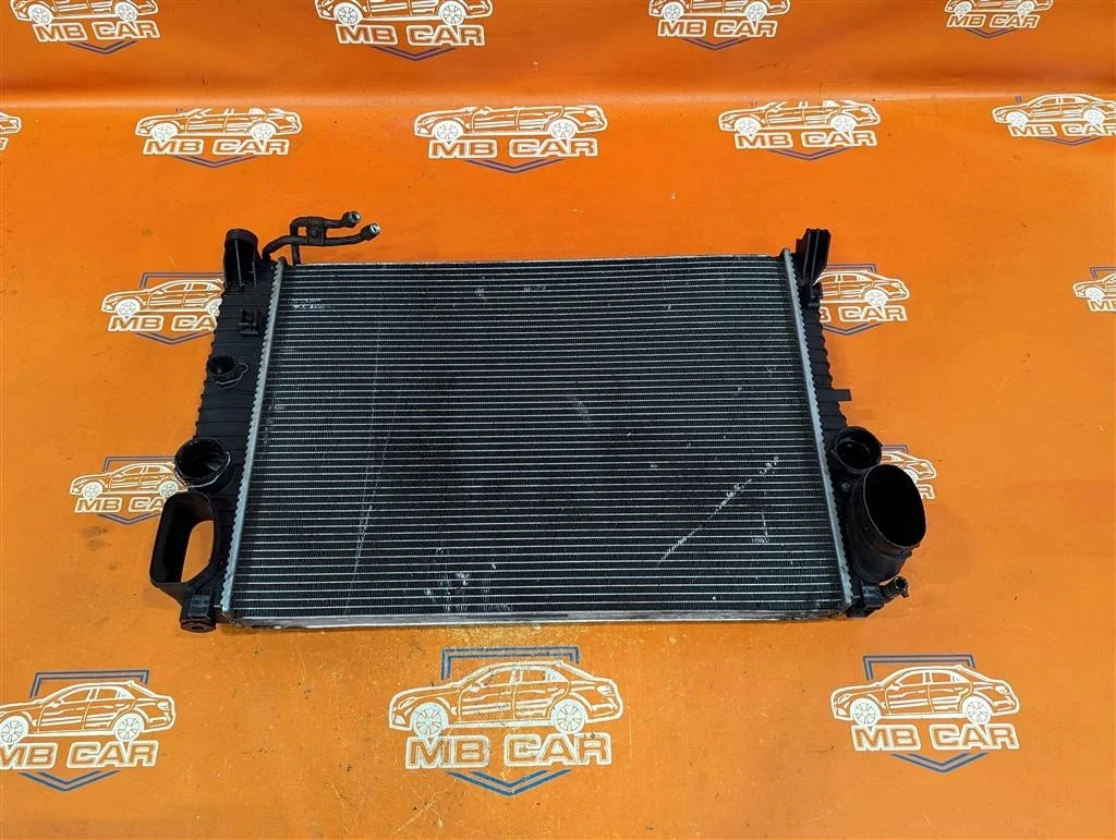 Радиатор Mercedes-Benz
