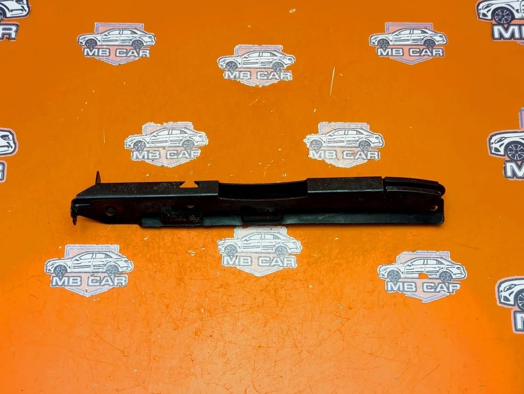 Кронштейн крепления бампера Mercedes-Benz