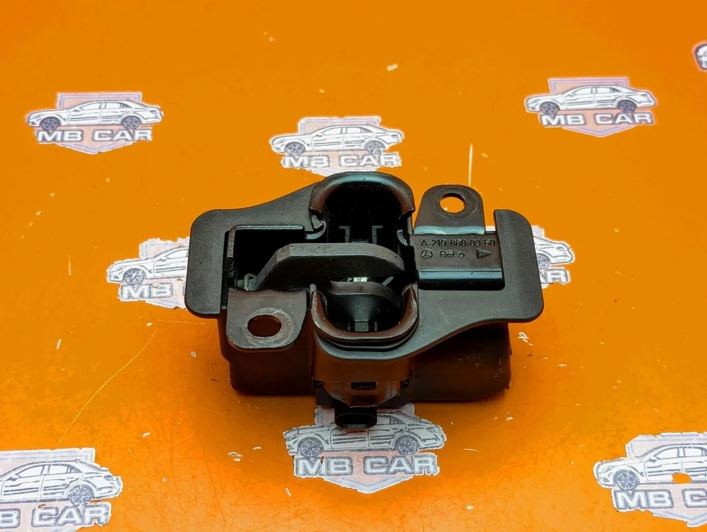 Замок капота Mercedes-Benz