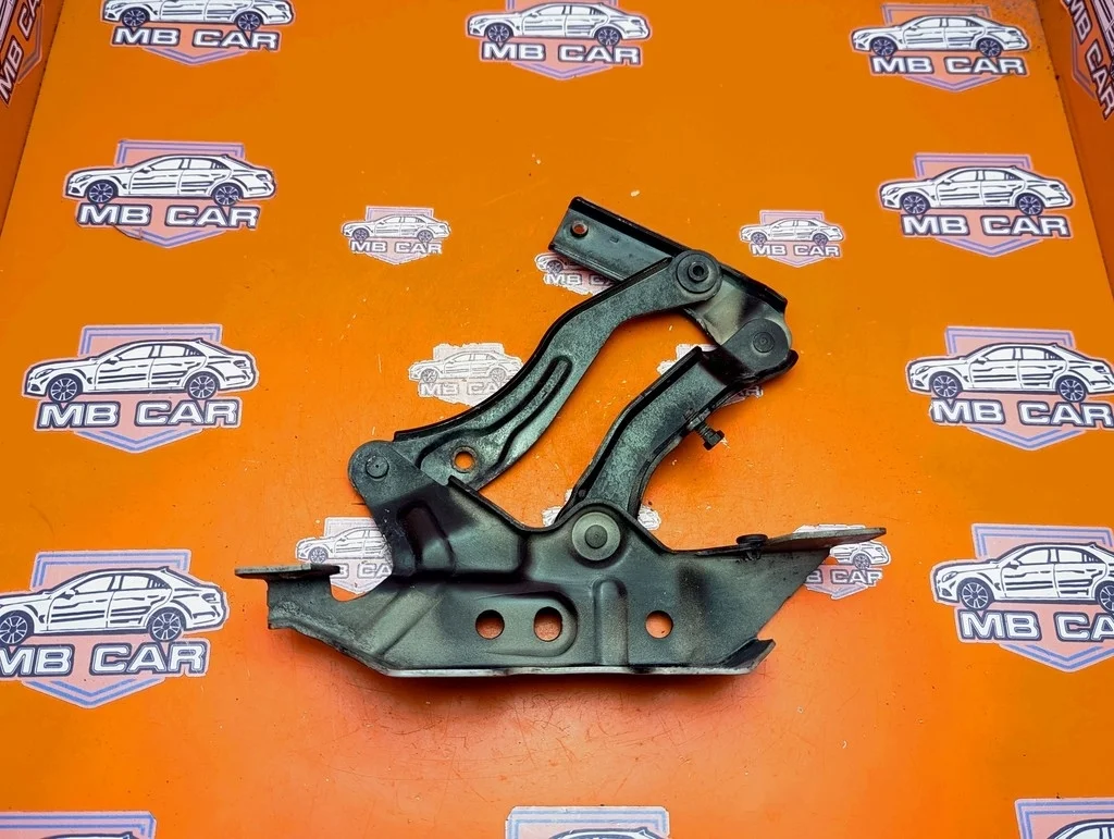 Петля капота Mercedes-Benz