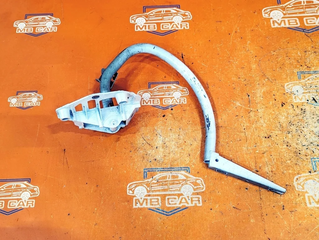 Петля крышки багажника Mercedes-Benz