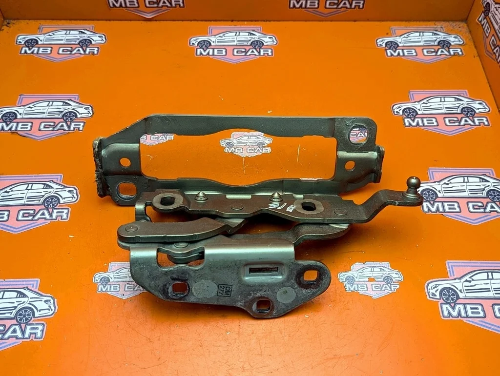 Петля капота Mercedes-Benz