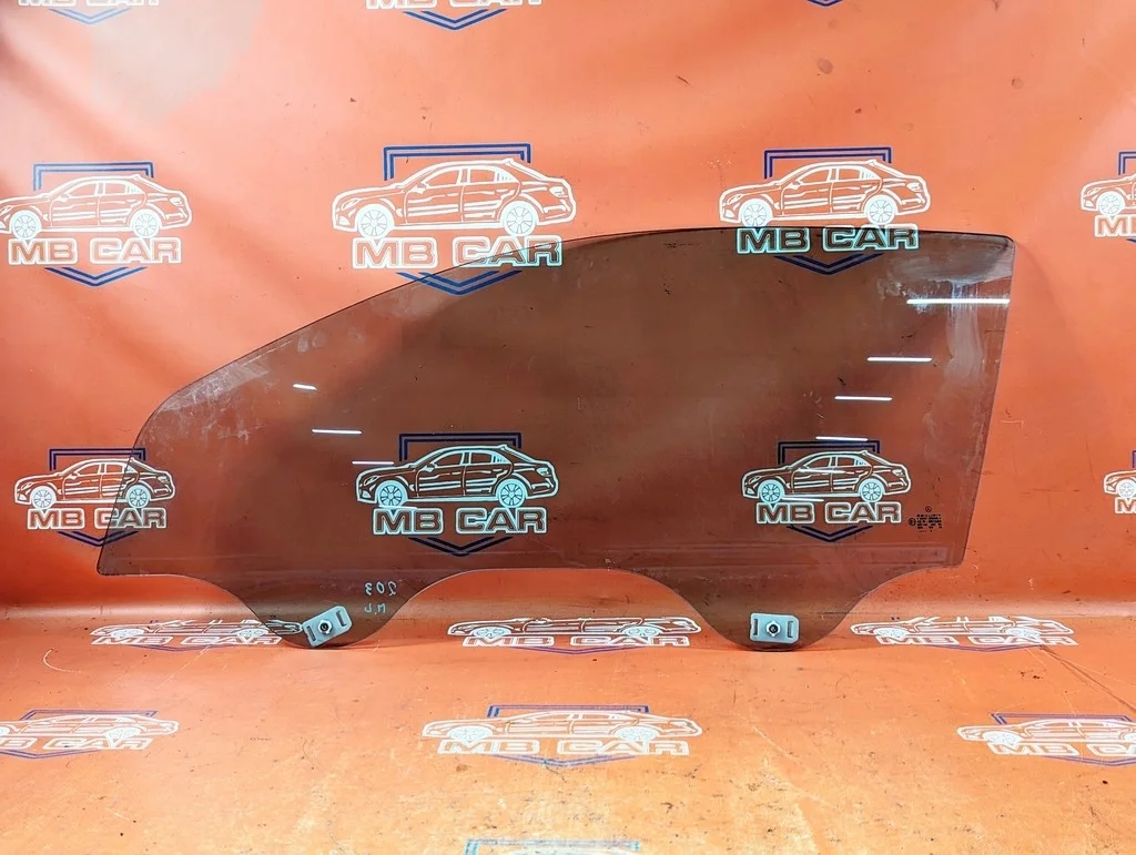 Стекло переднее левое Mercedes-Benz