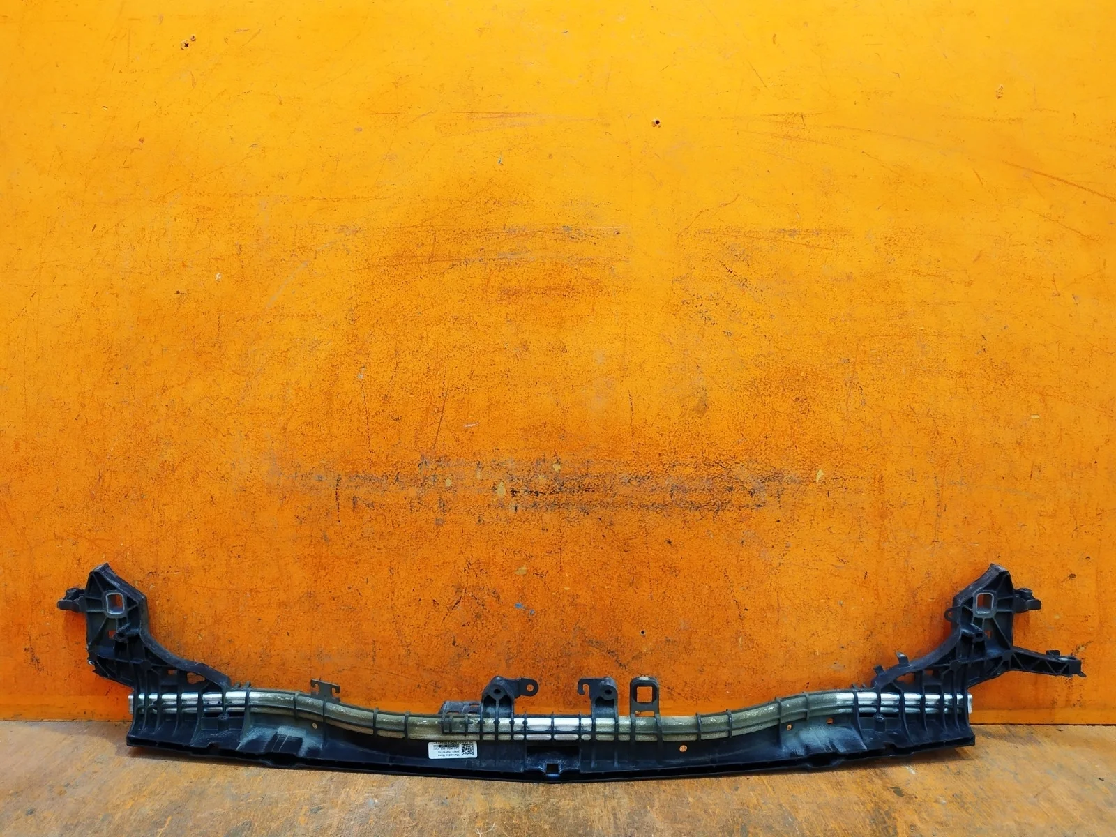 Кронштейн радиатора верхний Mercedes -Class 2016-нв W213