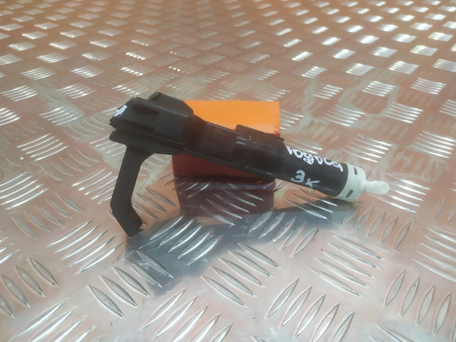 Форсунка фароомывателя Toyota Camry 2011-2014 7 XV50