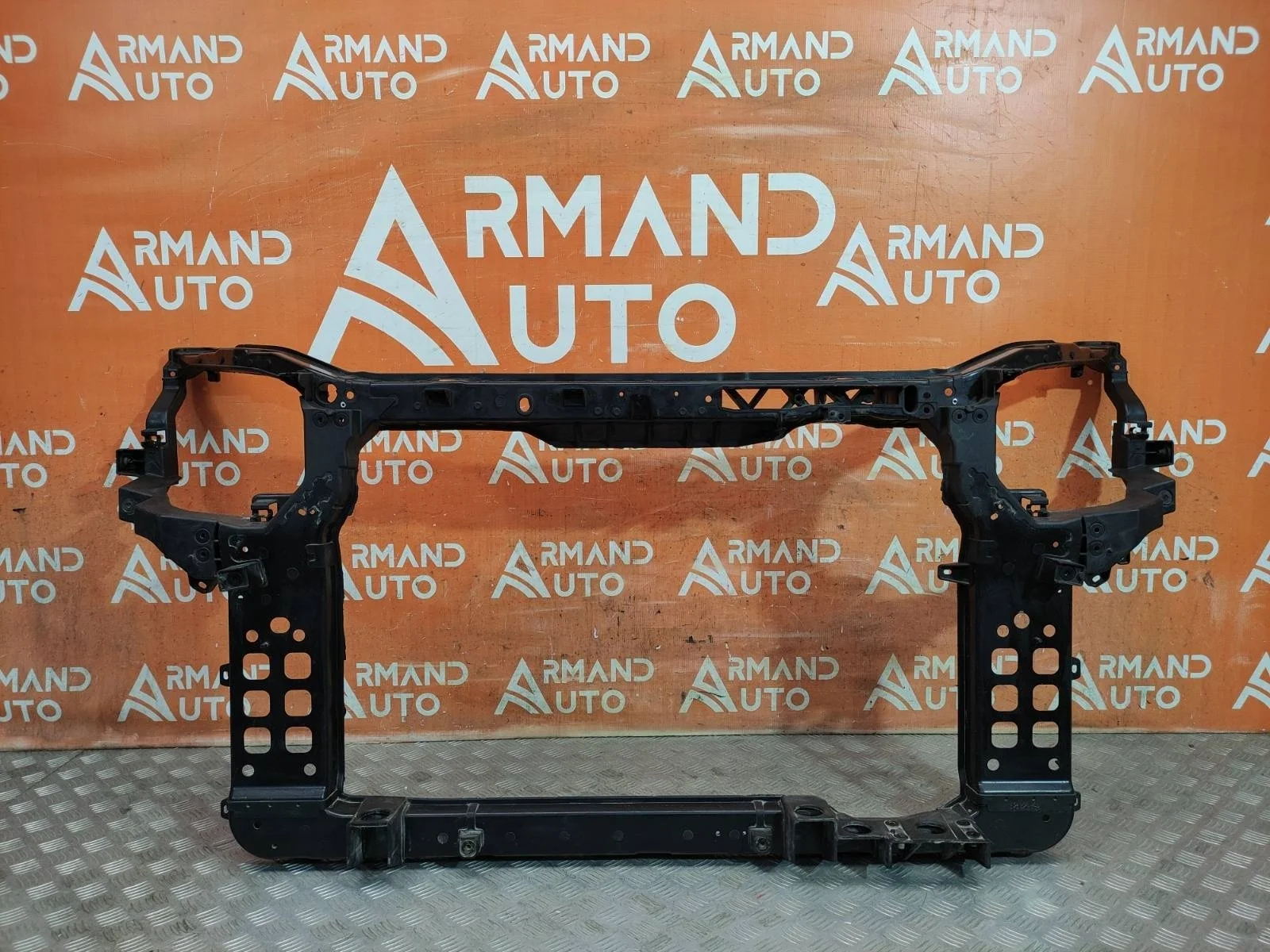 Панель передняя (суппорт радиатора) Kia Sorento 2012-2019 XM