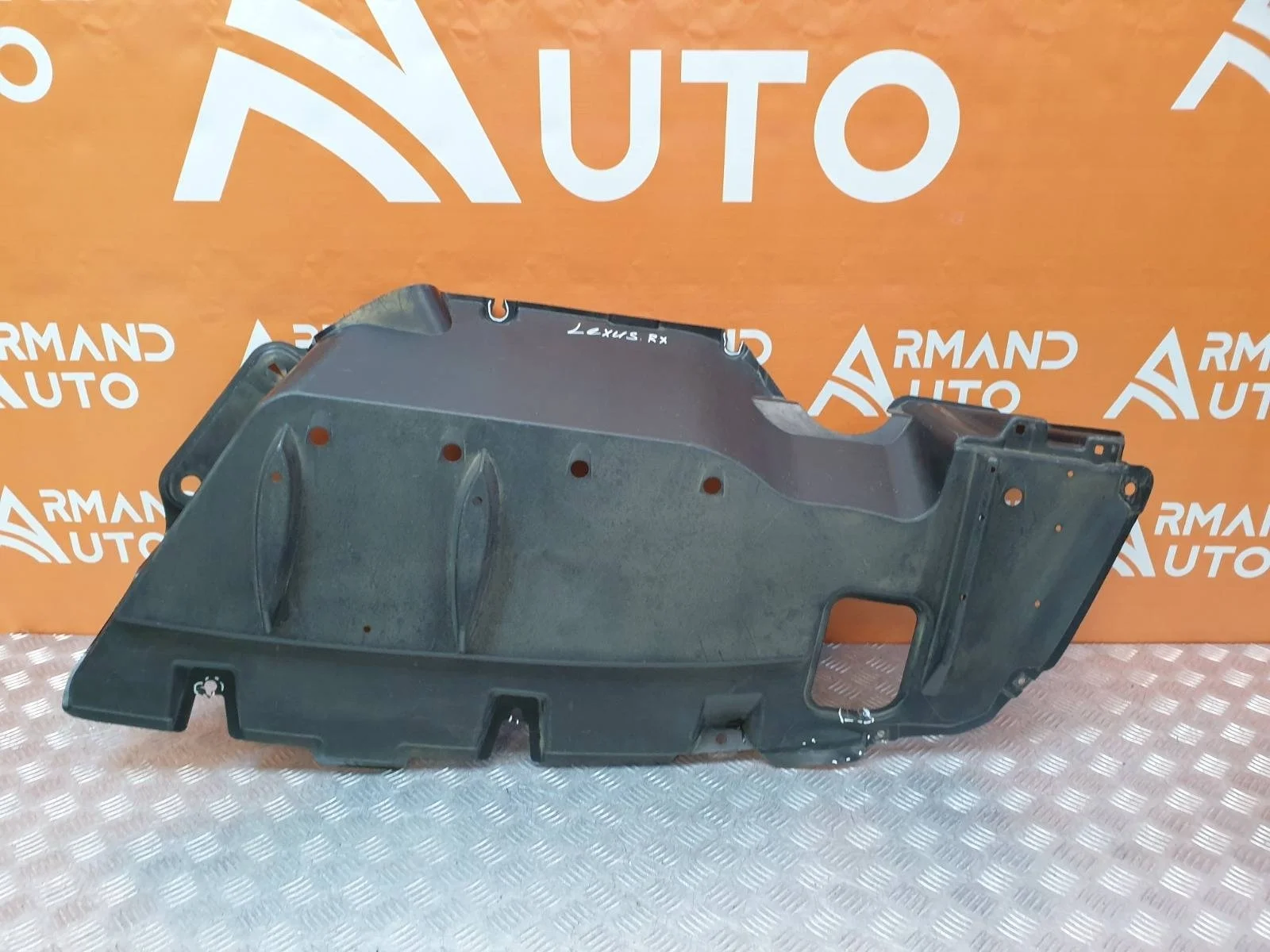 Пыльник бампера Lexus RX 2008-2015 3 AL10