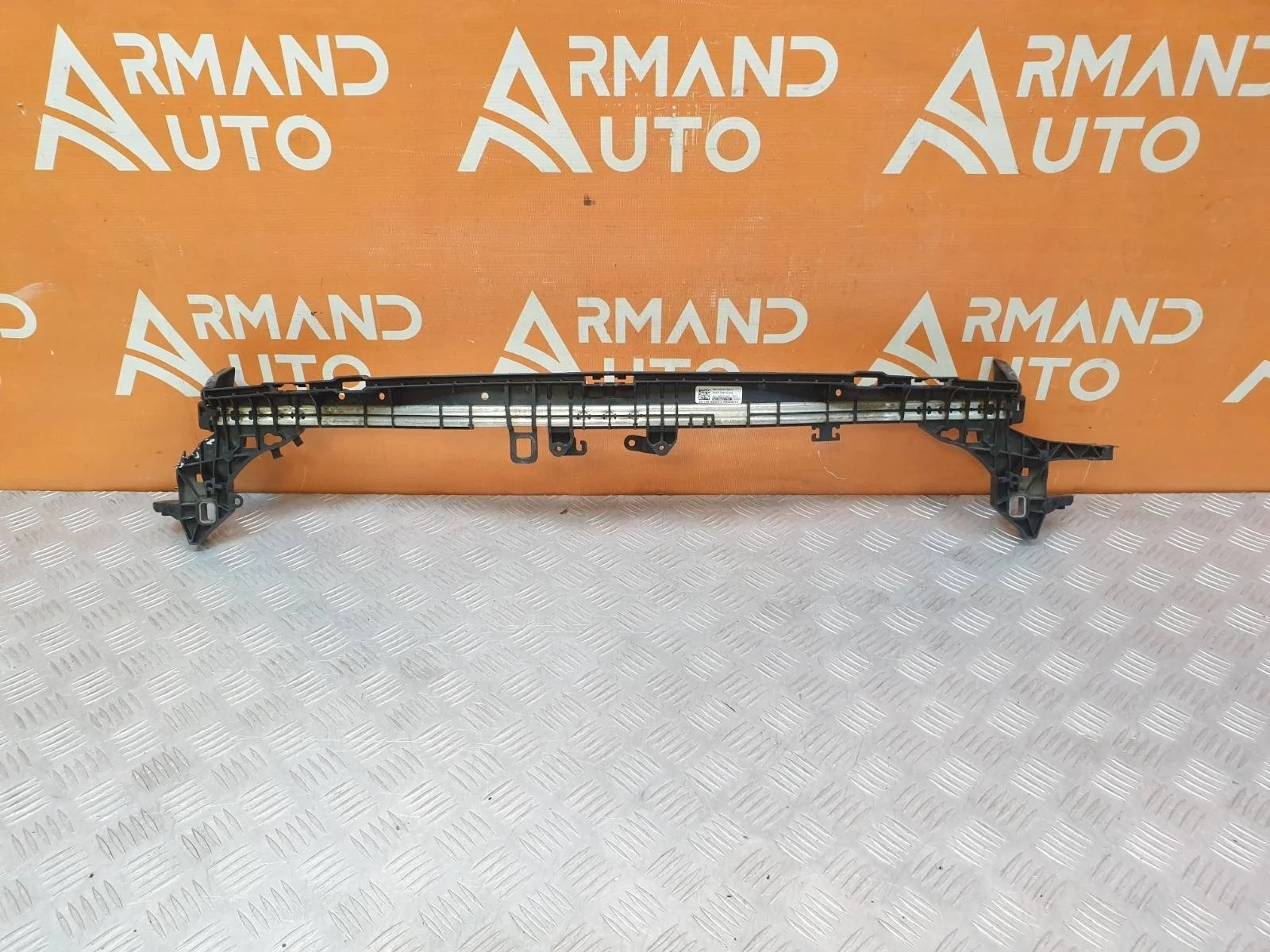 Кронштейн радиатора верхний Mercedes -Class 2016-нв W213, S213, C238