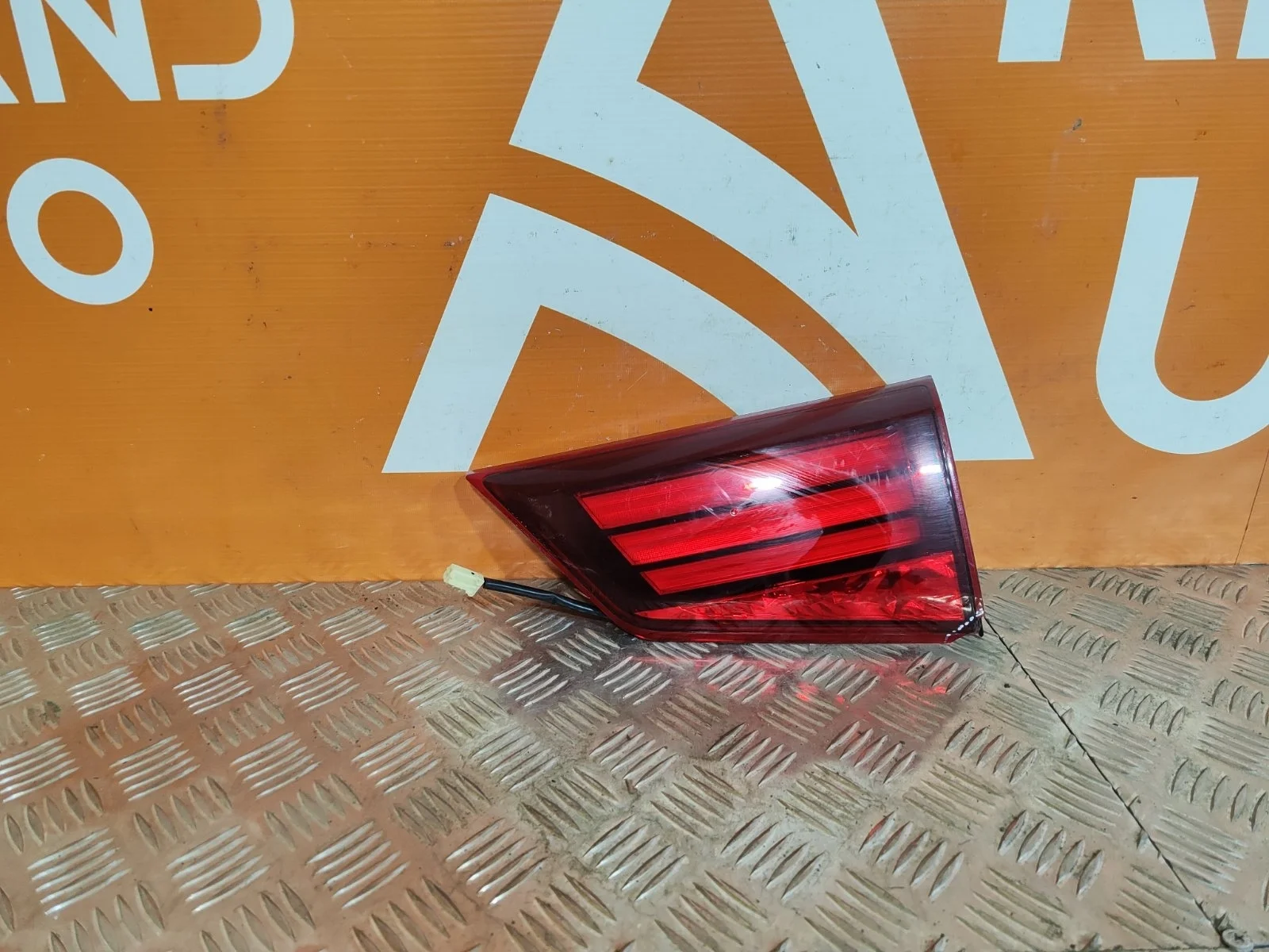 Фонарь внутренний Mitsubishi Outlander 2015-нв 3