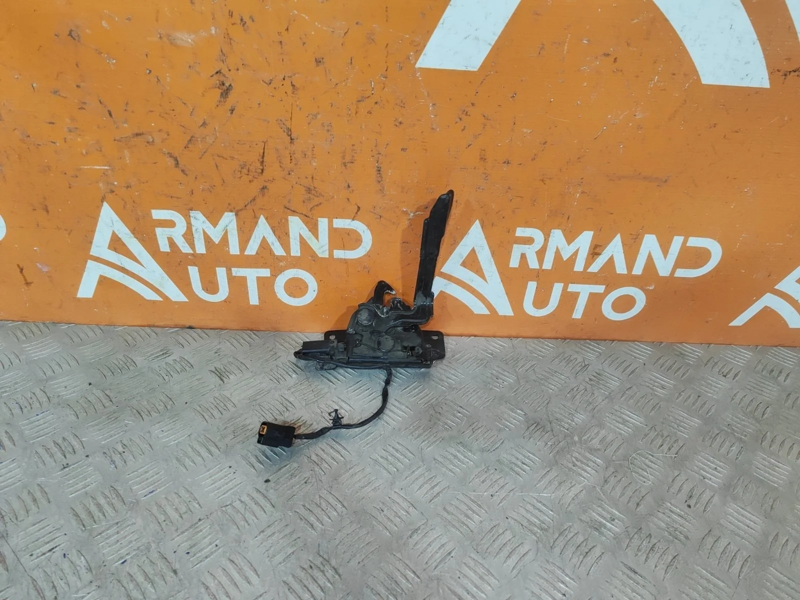 Замок капота Kia Sorento 2014-2020 3 Prime UM