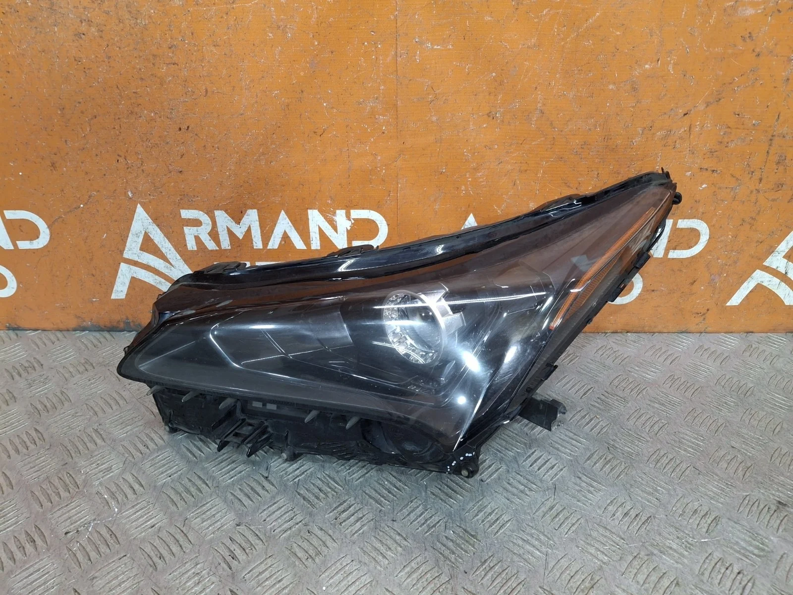 Фара Lexus NX 2017-2021