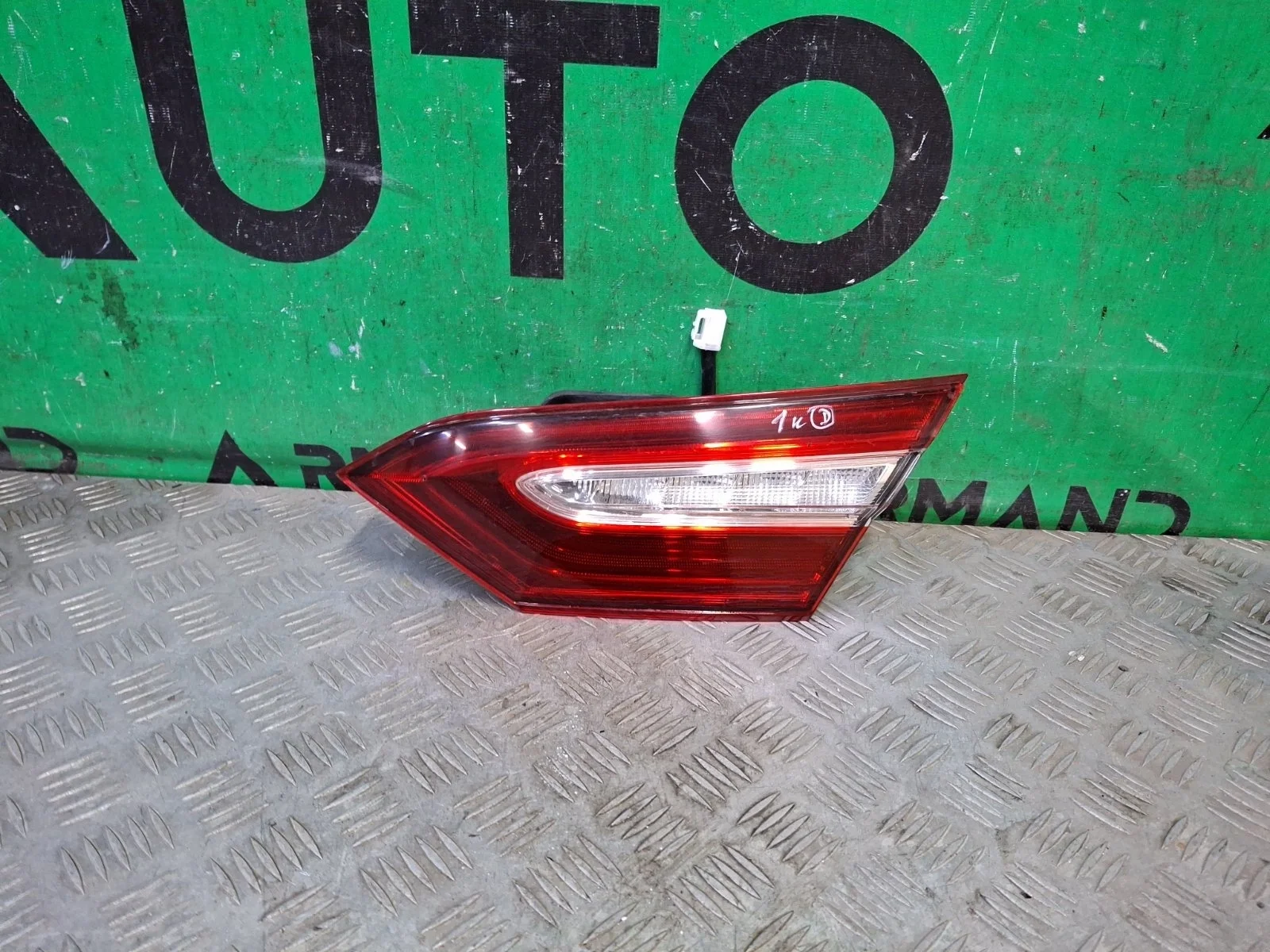 Фонарь внутренний Toyota Camry 2017-нв 8 XV70