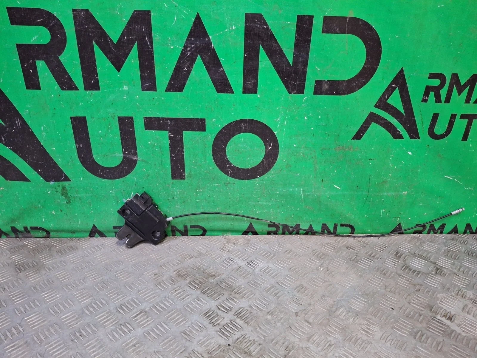 Замок крышки багажника Toyota Camry 2017-нв 8 XV70