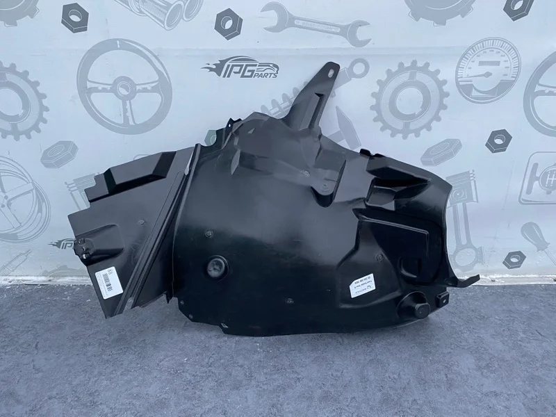 Подкрылок передний правый задняя часть Mercedes-benz W204