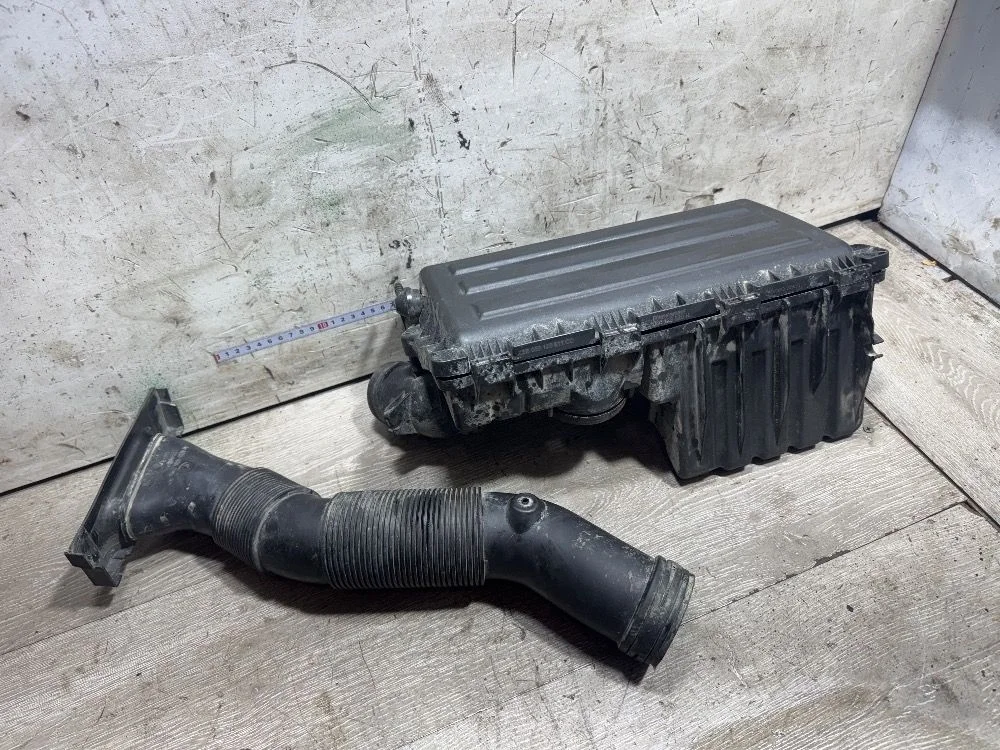 Корпус воздушного фильтра Volkswagen Golf Mk5 (2003—2009)