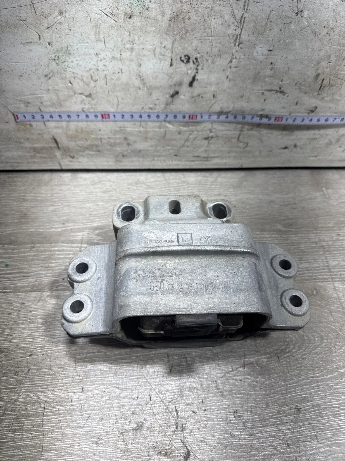 Опора КПП Volkswagen Golf Mk5 (2003—2009)