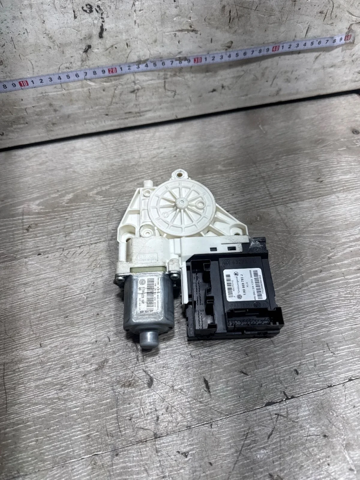 Стеклоподъемник электр. передний левый Volkswagen Golf Mk5 (2003—2009)