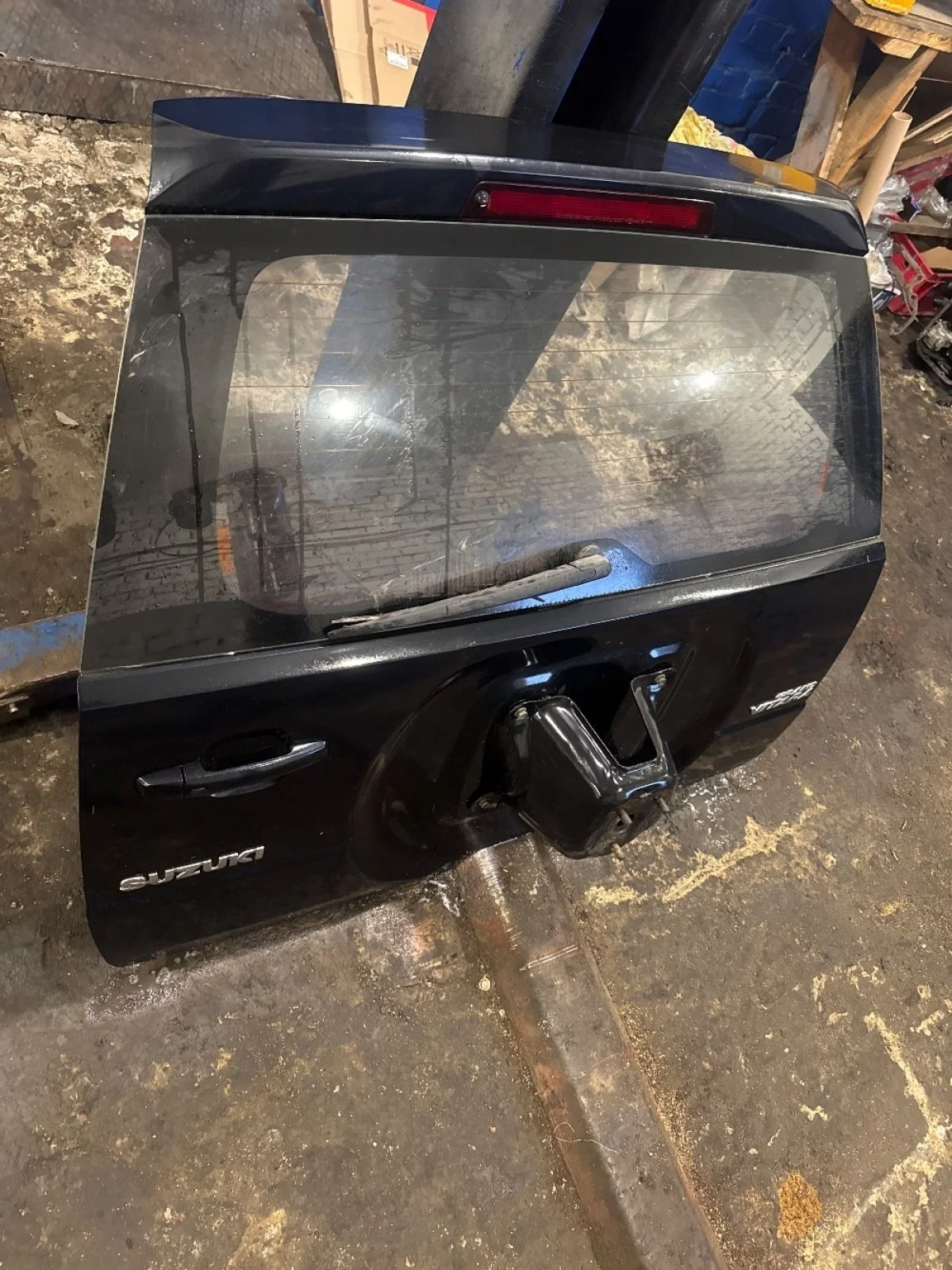 Крышка багажника Suzuki Grand Vitara II (2005—2008)