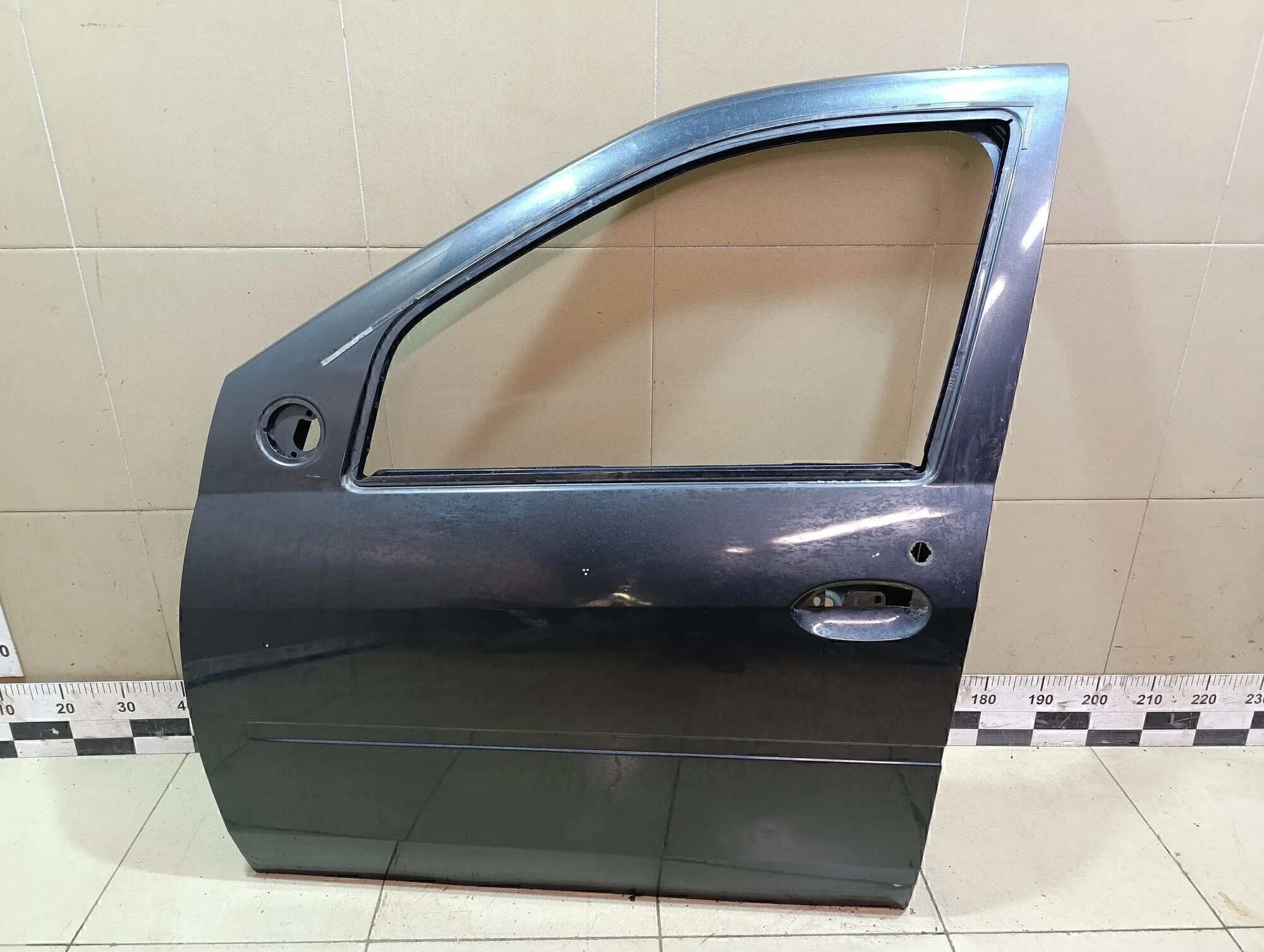 Дверь передняя левая Logan 2005-2014