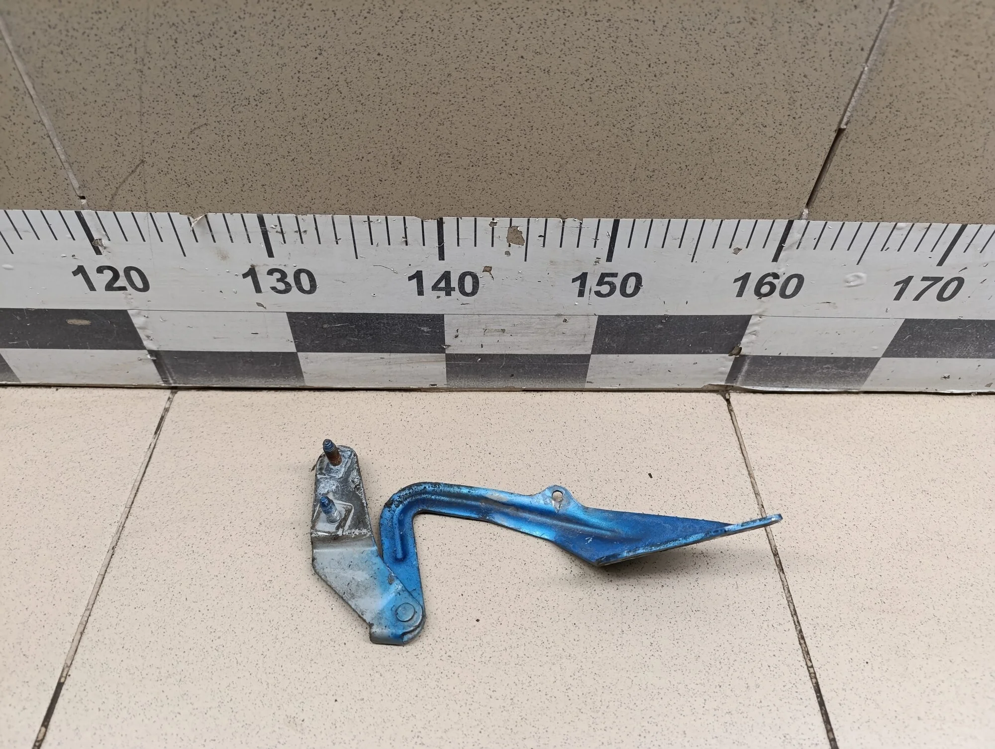 Петля капота правая Focus II 2005-2008