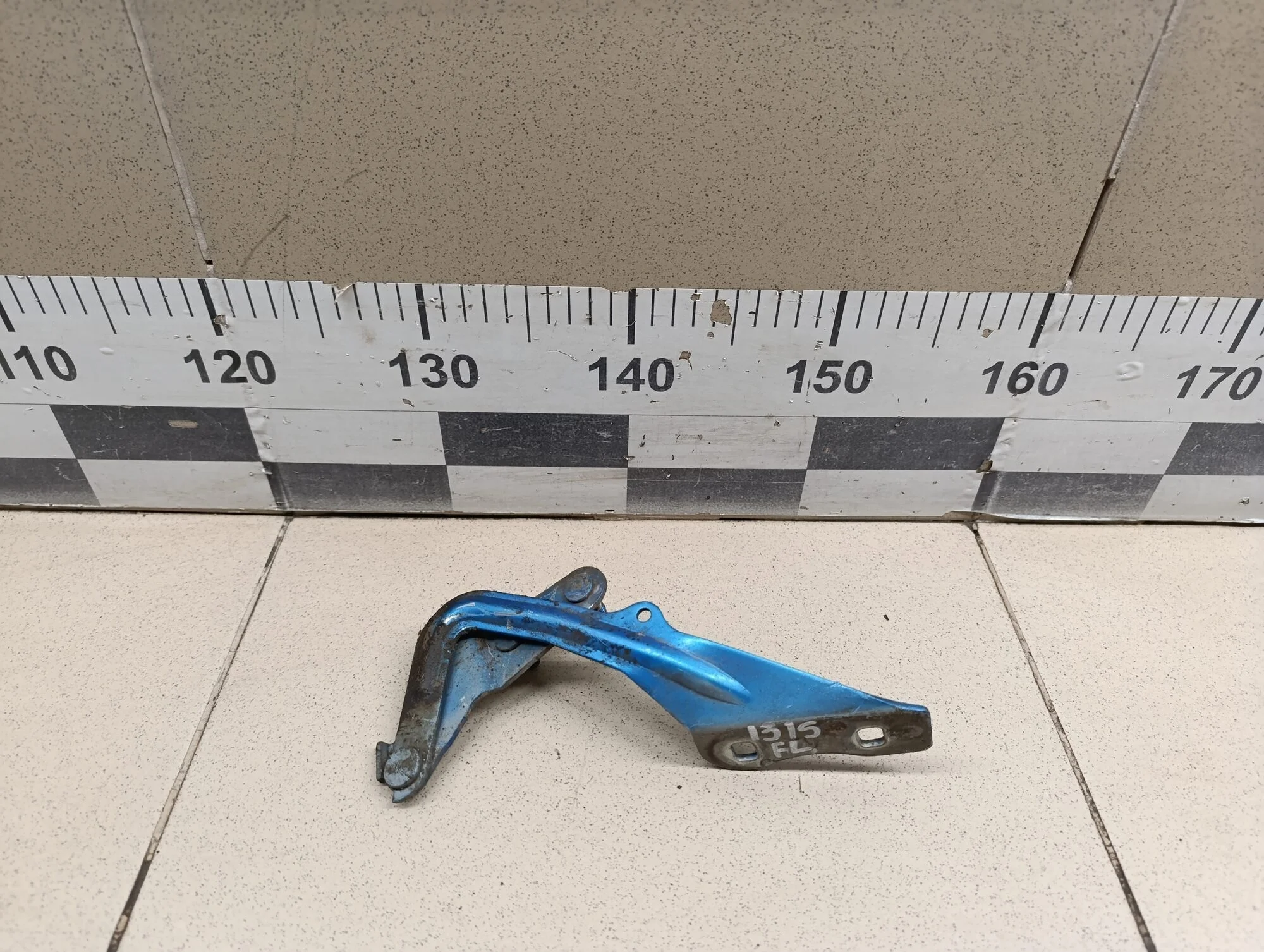 Петля капота левая Focus II 2005-2008