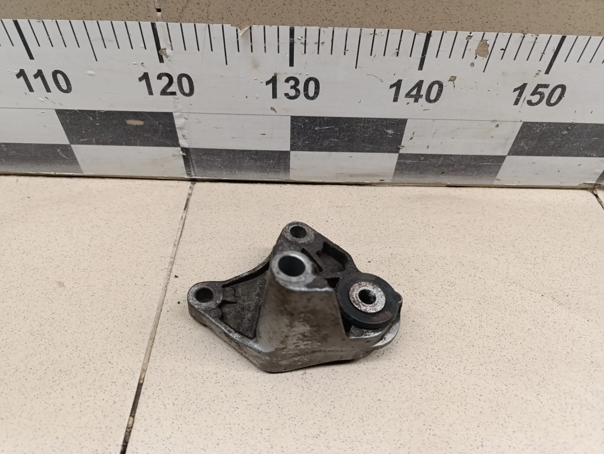 Кронштейн КПП Focus II 2005-2008