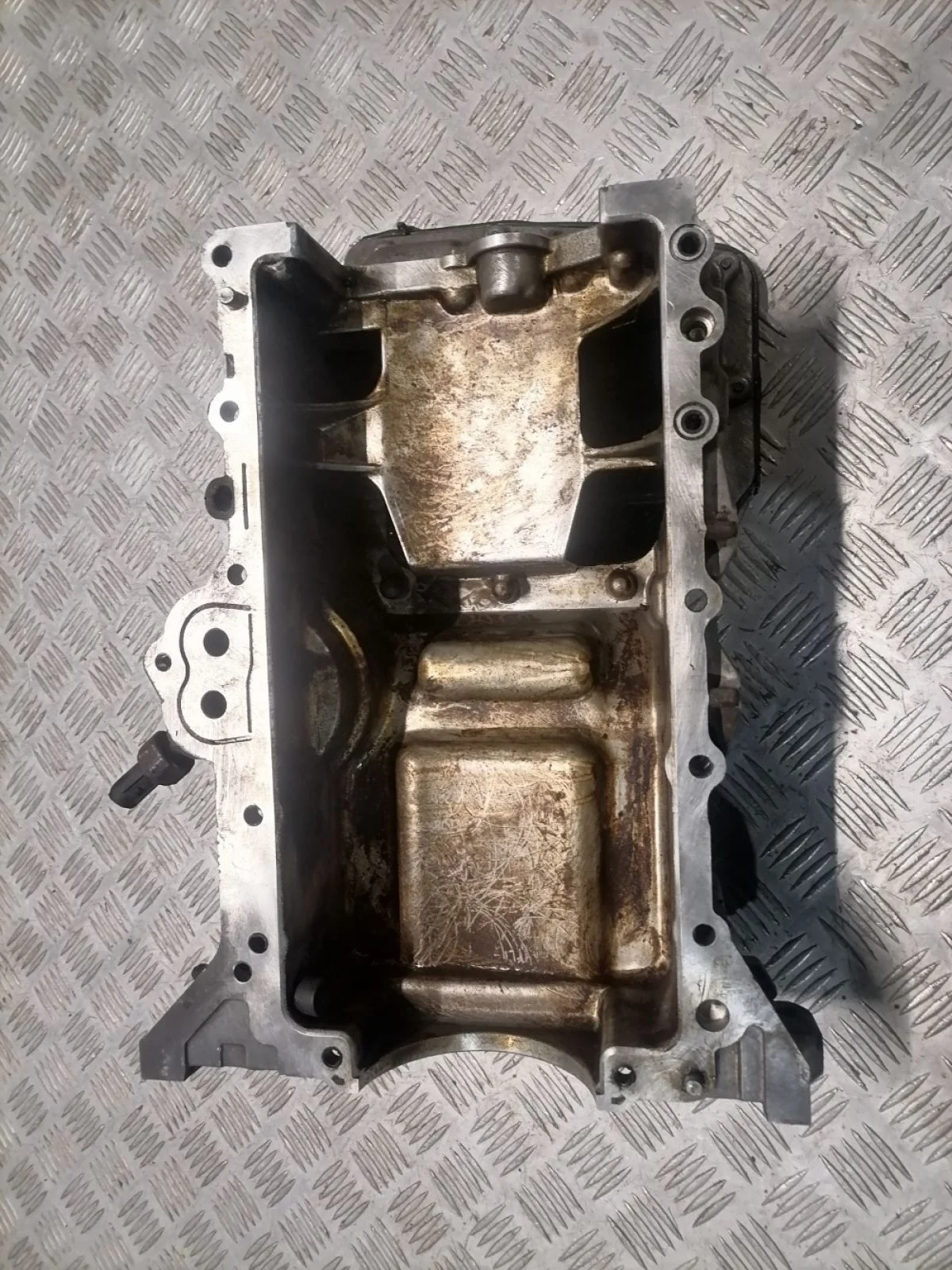 Полу поддон ( поддон) двигателя Hyundai Solaris 1