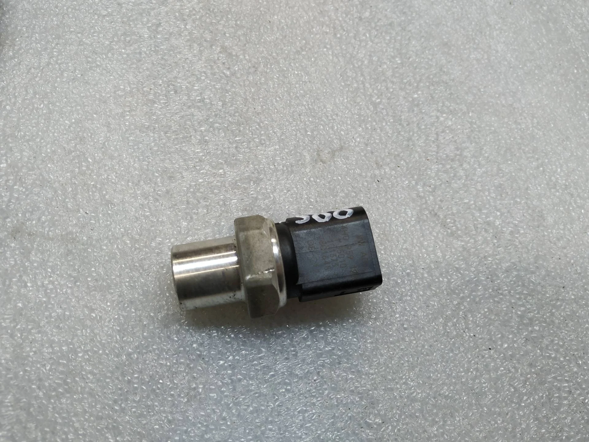 датчик давления масла Volkswagen Touareg 2 7P6 2011