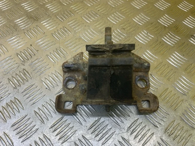 Подушка крепления двигателя Nissan Navara (D40) 2004-2015 2008 11220EB300 ПИКАП 2.5 D YD25DDTI