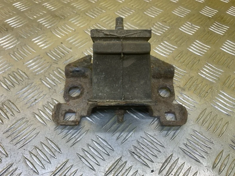 Подушка крепления двигателя Nissan Navara (D40) 2004-2015 2008 11220EB300 ПИКАП 2.5 D YD25DDTI